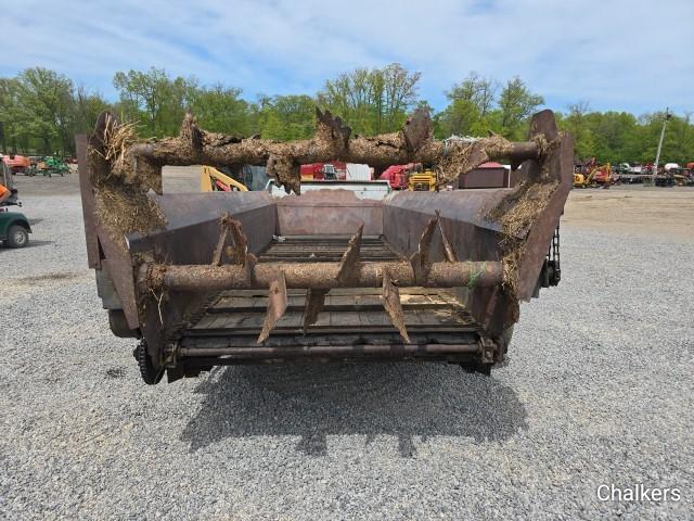 New Idea 3639 Tandem Manure Spreader
