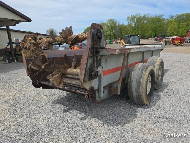 New Idea 3639 Tandem Manure Spreader