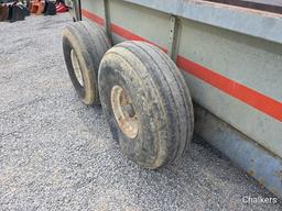 New Idea 3639 Tandem Manure Spreader