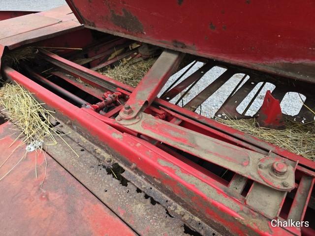 New Holland 269 Square Baler