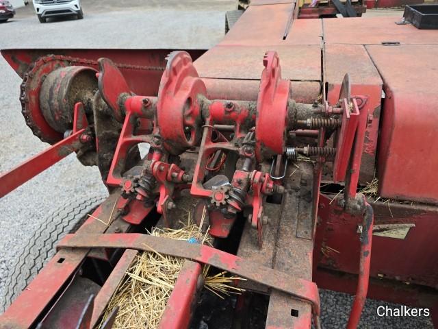 New Holland 269 Square Baler