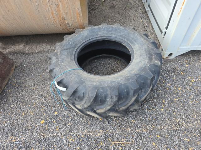 19.5Lx24 Tire