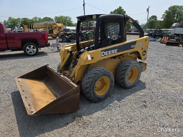 John Deere 320 Skidsteer