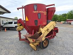 New Holland 352 Grinder Mixer