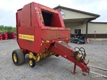 New Holland 650 Round Baler