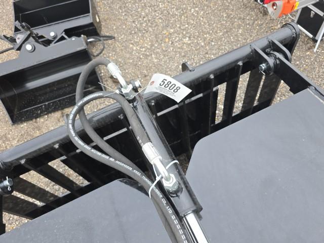 Mini Skidsteer Rock Grapple Att.