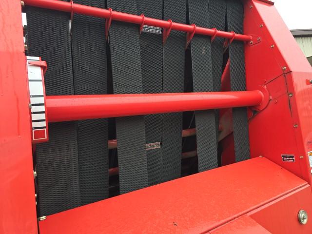 Massey Ferguson 1765 Round Baler