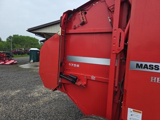 Massey Ferguson 1765 Round Baler