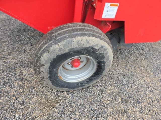 Massey Ferguson 1765 Round Baler