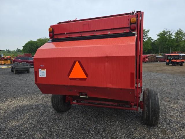 Massey Ferguson 1765 Round Baler