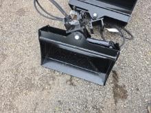 24in. Mini Swivel Excavator Bucket