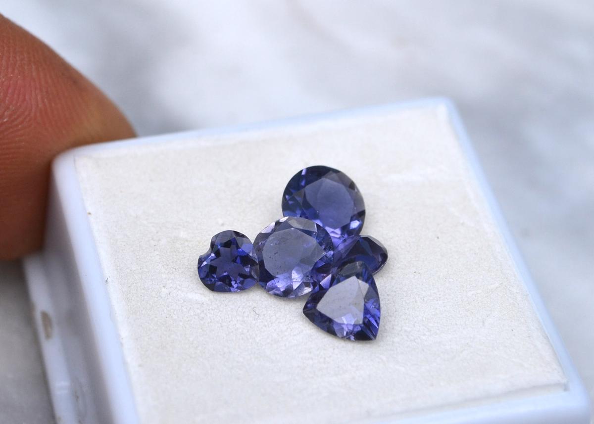 2.73 Carat Parcel of Iolite