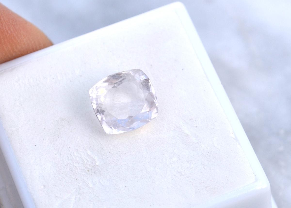 3.88 Carat Nice Kunzite
