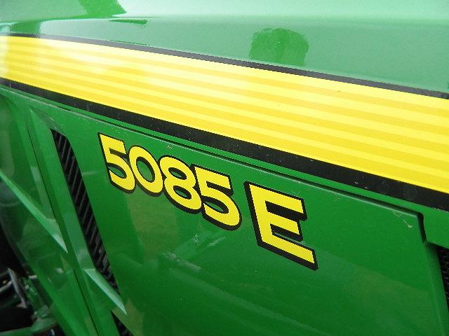 John Deere 2015 5085E Tractor