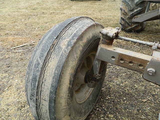 Massey Ferguson 1105 Tractor