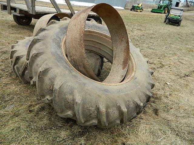 Massey Ferguson 1105 Tractor