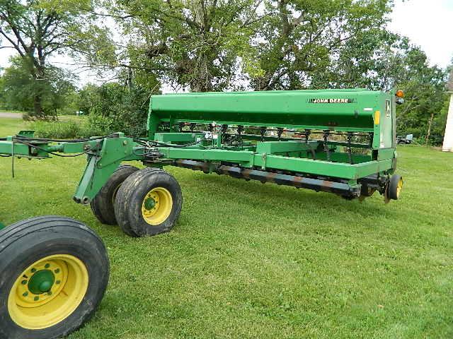 Pair of John Deere 750 Drills w/Hitch