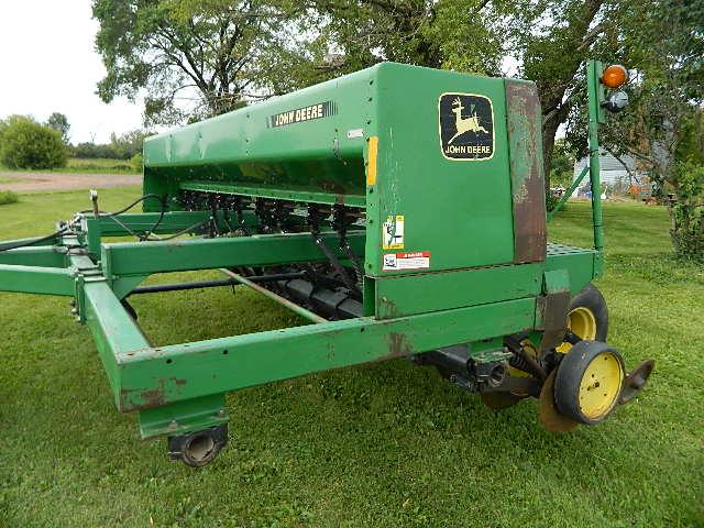 Pair of John Deere 750 Drills w/Hitch