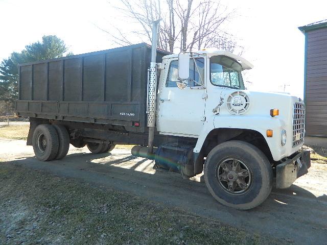 Ford 8000 Diesel w/Cat 3208 210 HP Motor, 10 Speed Single Hyd Dump