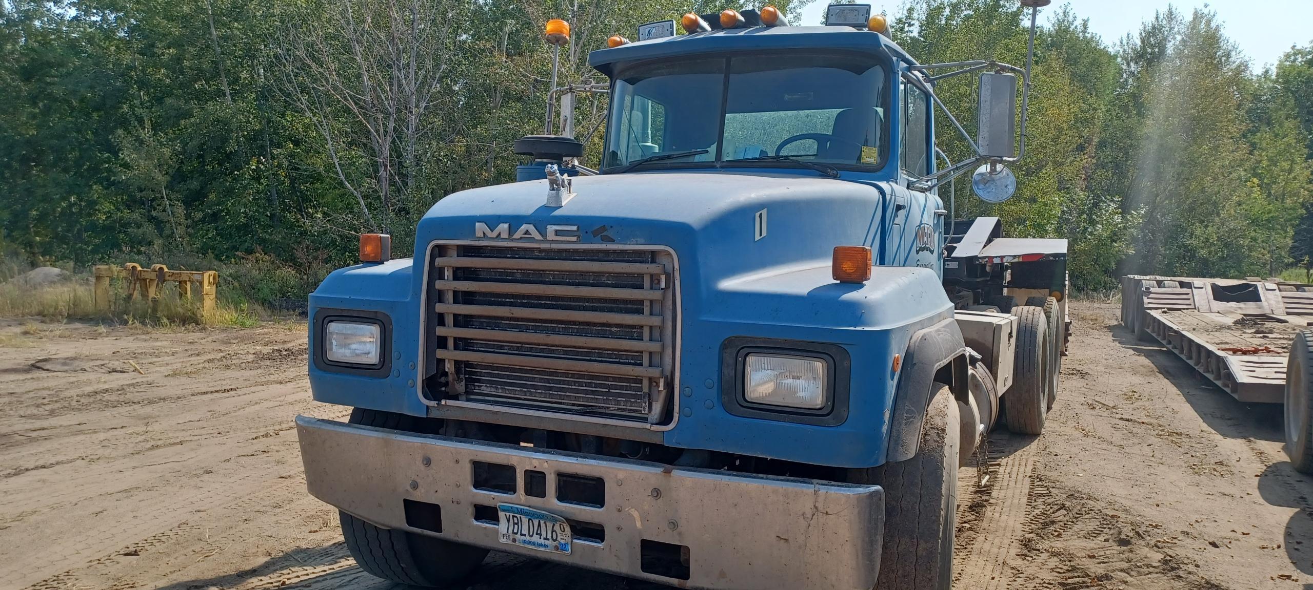 1992 Mack w/Wet Kit