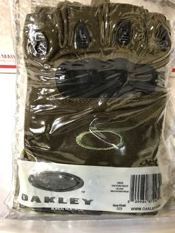 (20) Pair Oakley Factory Pilot Gloves