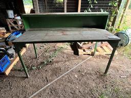 METAL WORK BENCH