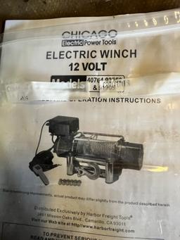 CHICAGO ELECTRIC 12 VOLT WINCH WITH MOUNTING PLATE - FAIRLEAD - CONTROL BOX - REMOTE