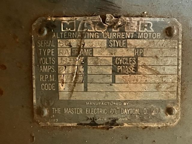 PALLET OF GASOLINE AND ELECTRIC MOTORS