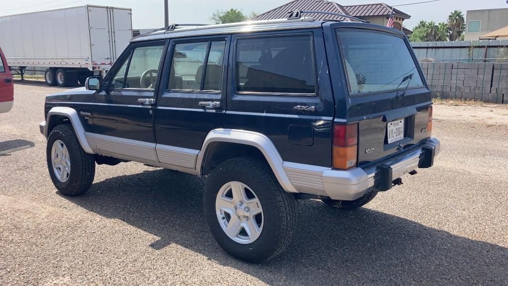 MINT 1992 Jeep Cherokee Laredo 4X4 (MPV), VIN # 1J4FJ58S4NL196857