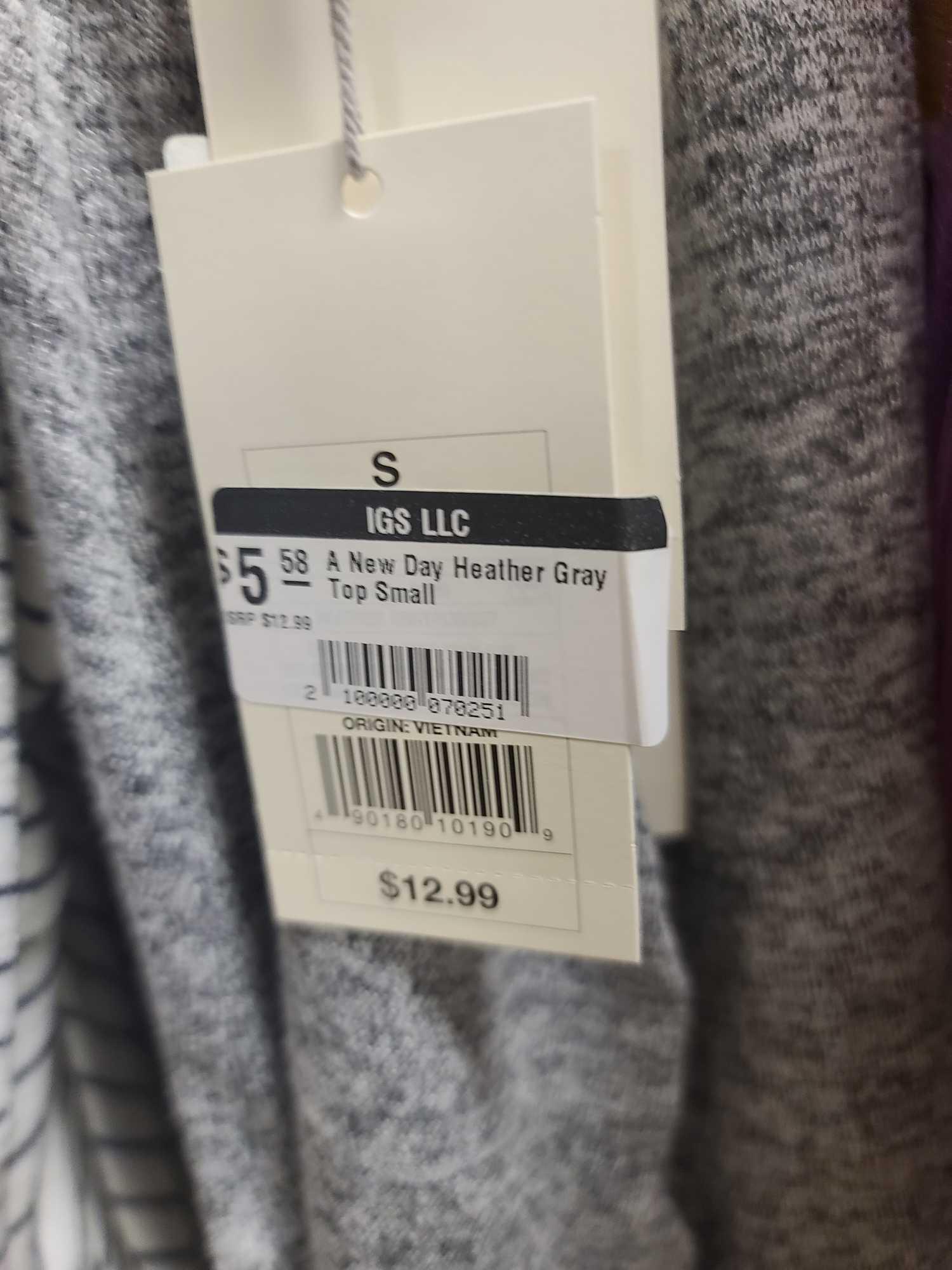 Lot w/Women's Tops(Rack Not Included)