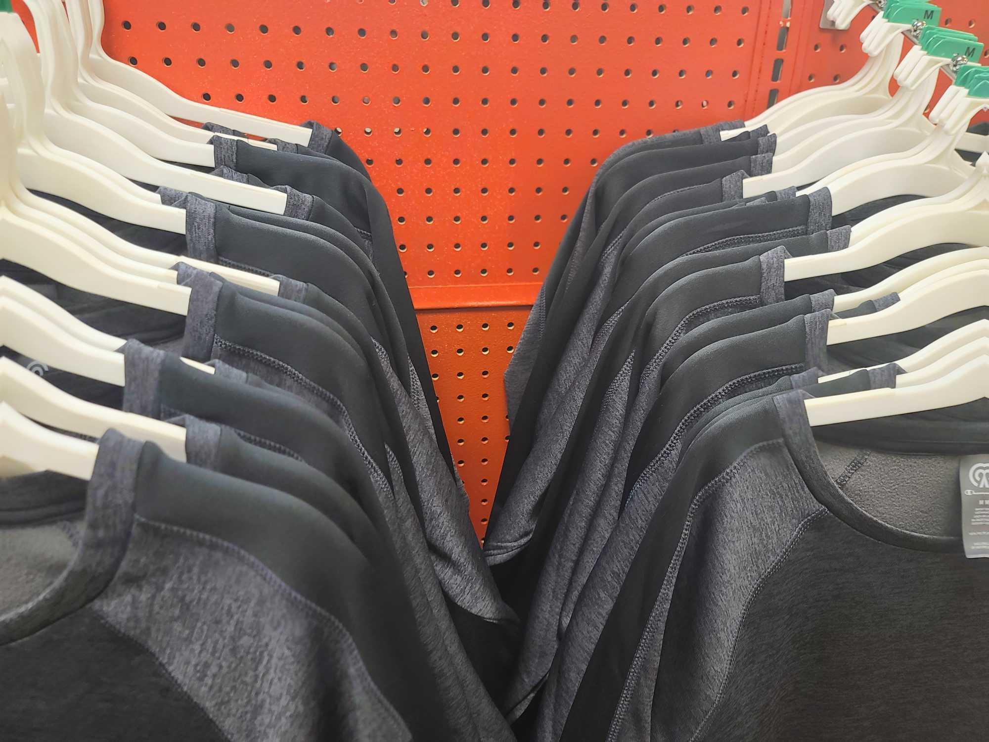 Lot w/Women's Tops(Rack Not Included)