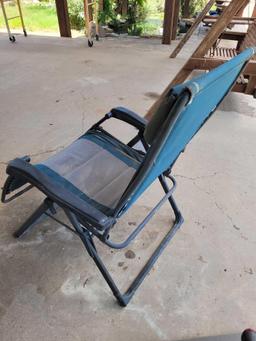 Timber Ridge Zero Gravity Lounger Chair w/Cup Holder