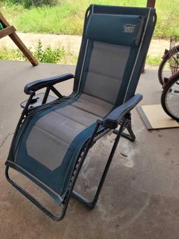 Timber Ridge Zero Gravity Lounger Chair w/Cup Holder