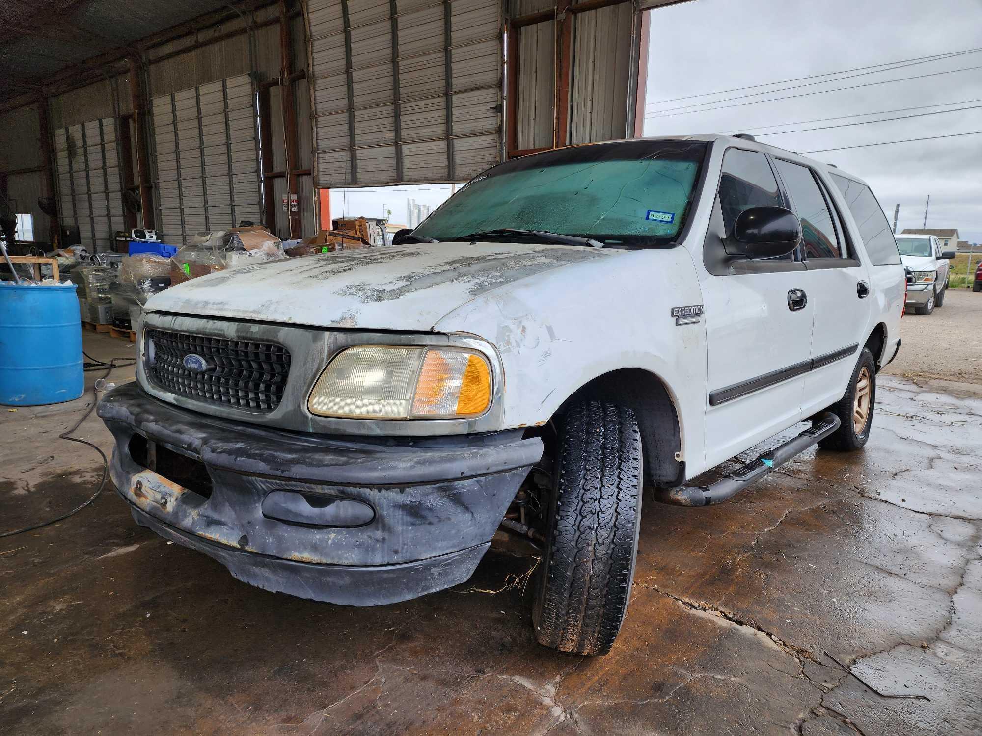 1998 Ford Expedition Multipurpose Vehicle (MPV), VIN # 1FMRU17L2WLB96320