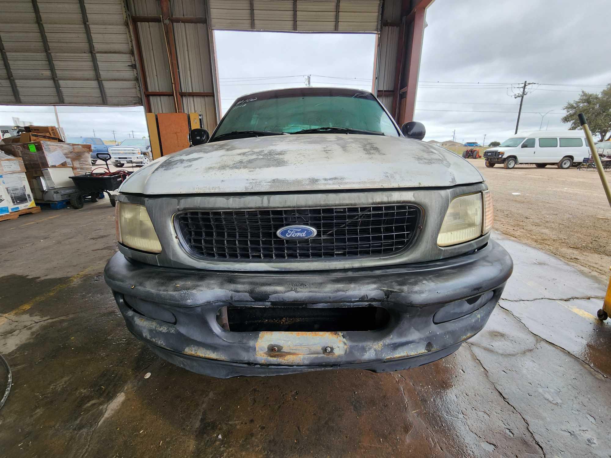 1998 Ford Expedition Multipurpose Vehicle (MPV), VIN # 1FMRU17L2WLB96320