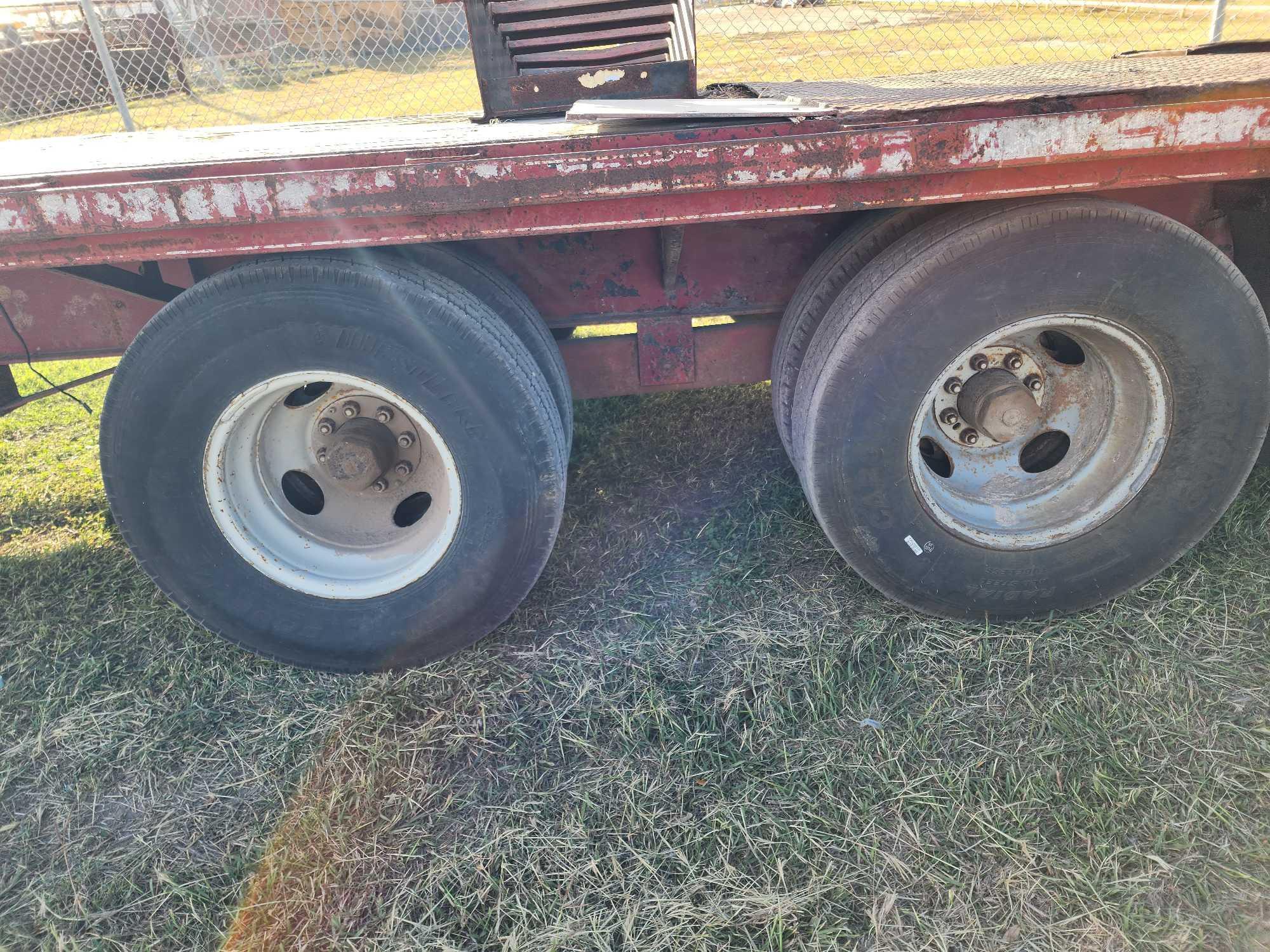 32ft. Gooseneck Trailer *RECEIPT SERVES AS BILL OF SALE