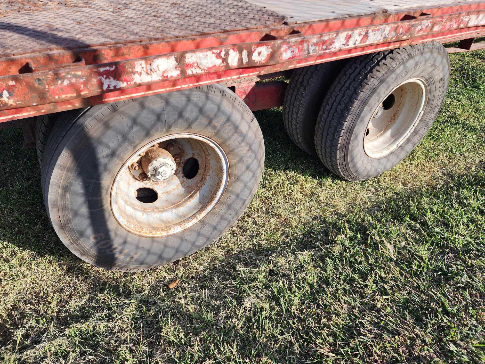 32ft. Gooseneck Trailer *RECEIPT SERVES AS BILL OF SALE