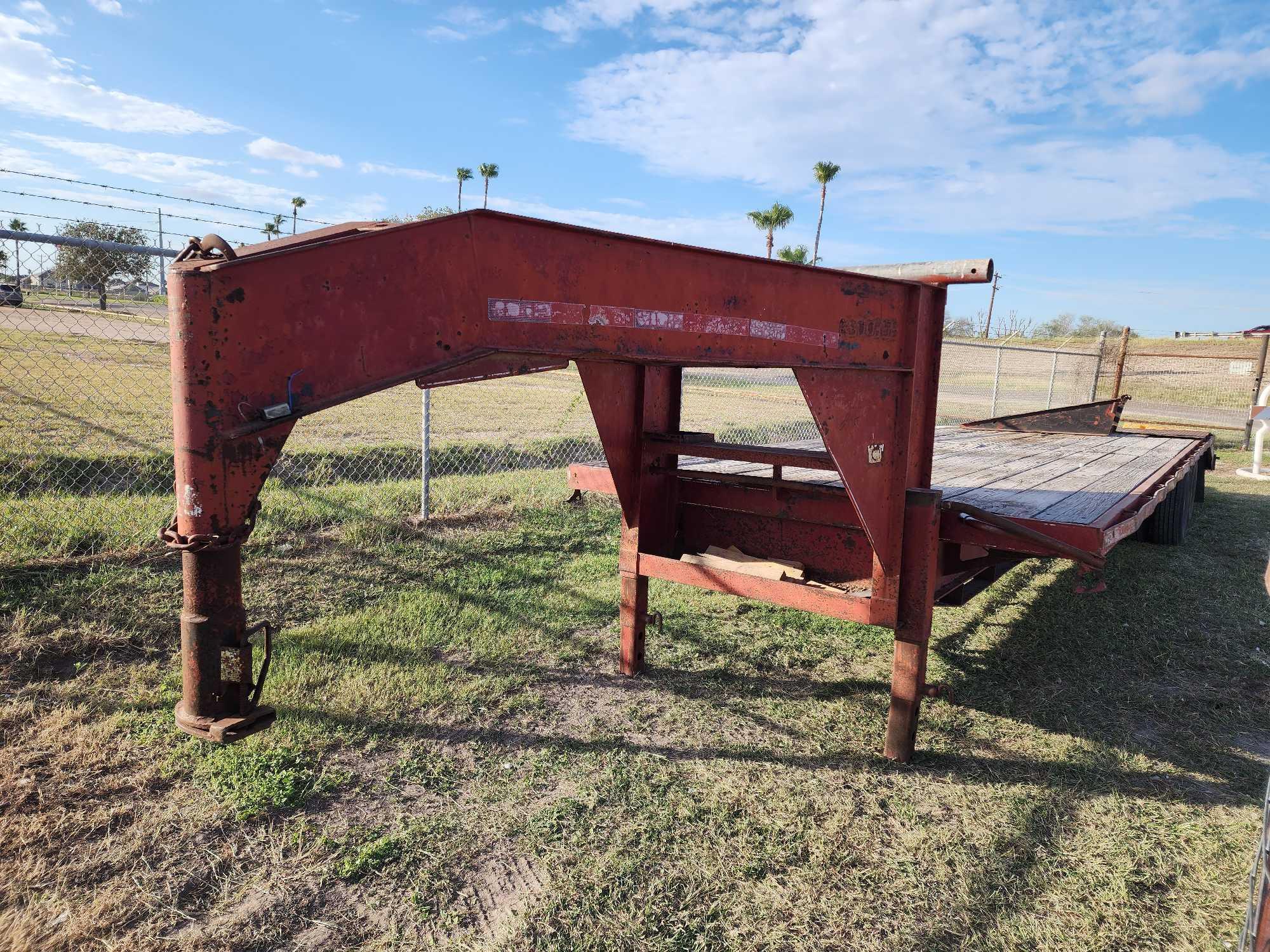 32ft. Gooseneck Trailer *RECEIPT SERVES AS BILL OF SALE