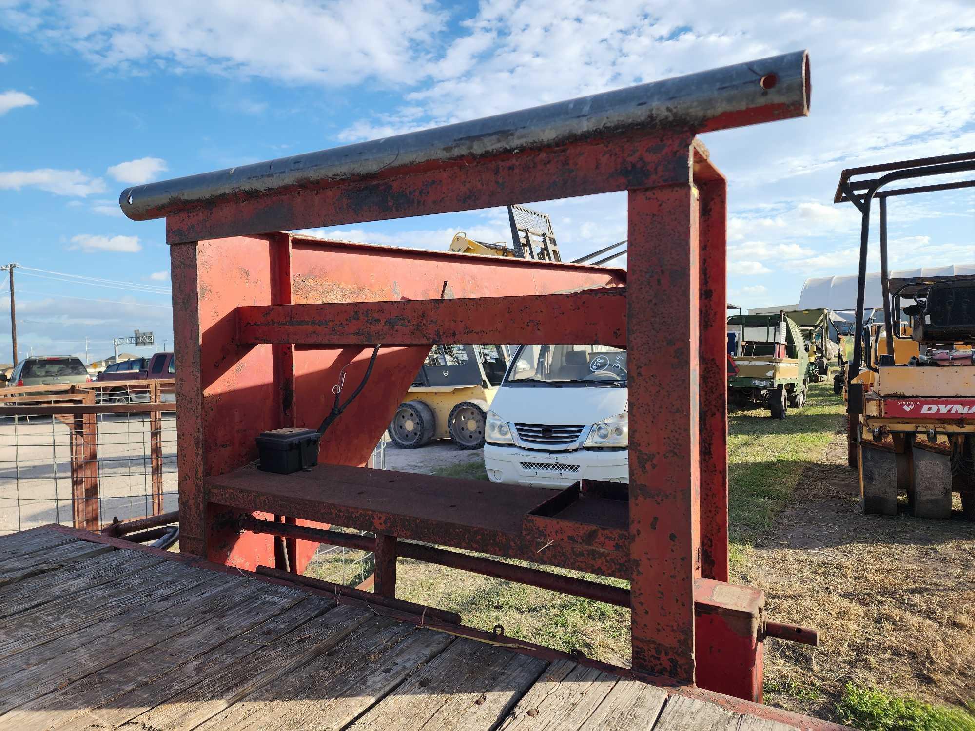 32ft. Gooseneck Trailer *RECEIPT SERVES AS BILL OF SALE