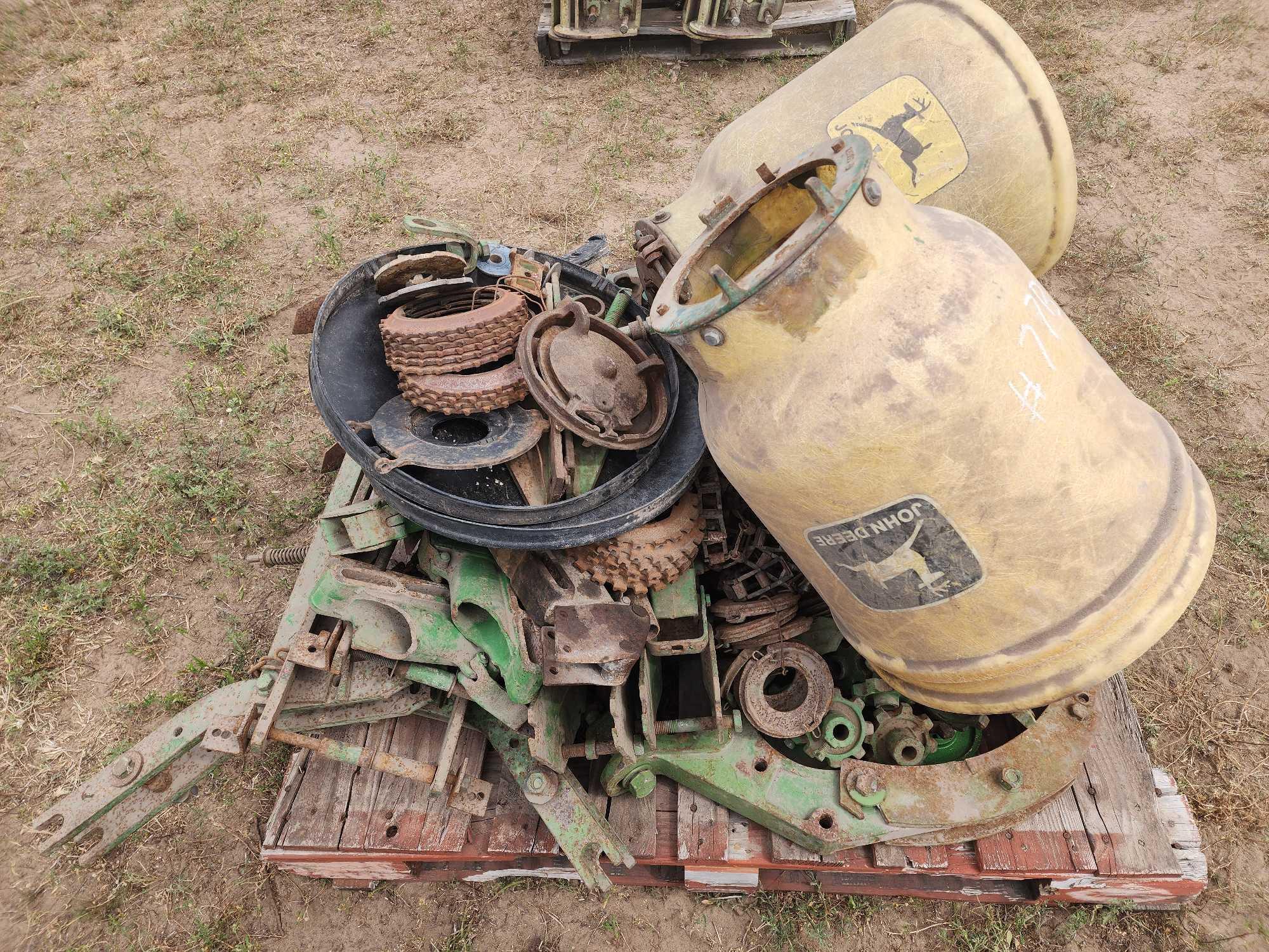 Planting Eqpt. Coulter Parts for a JD Model 60