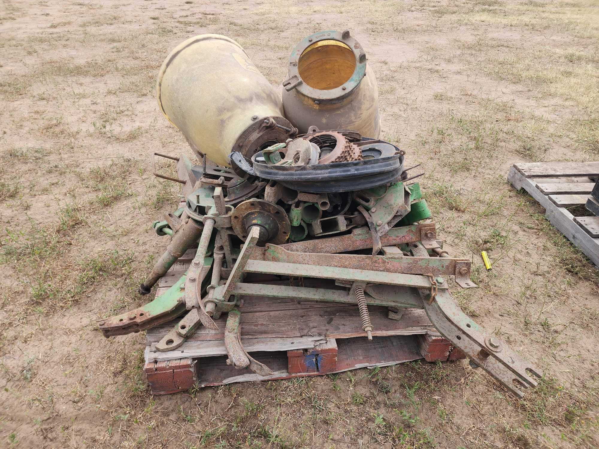 Planting Eqpt. Coulter Parts for a JD Model 60