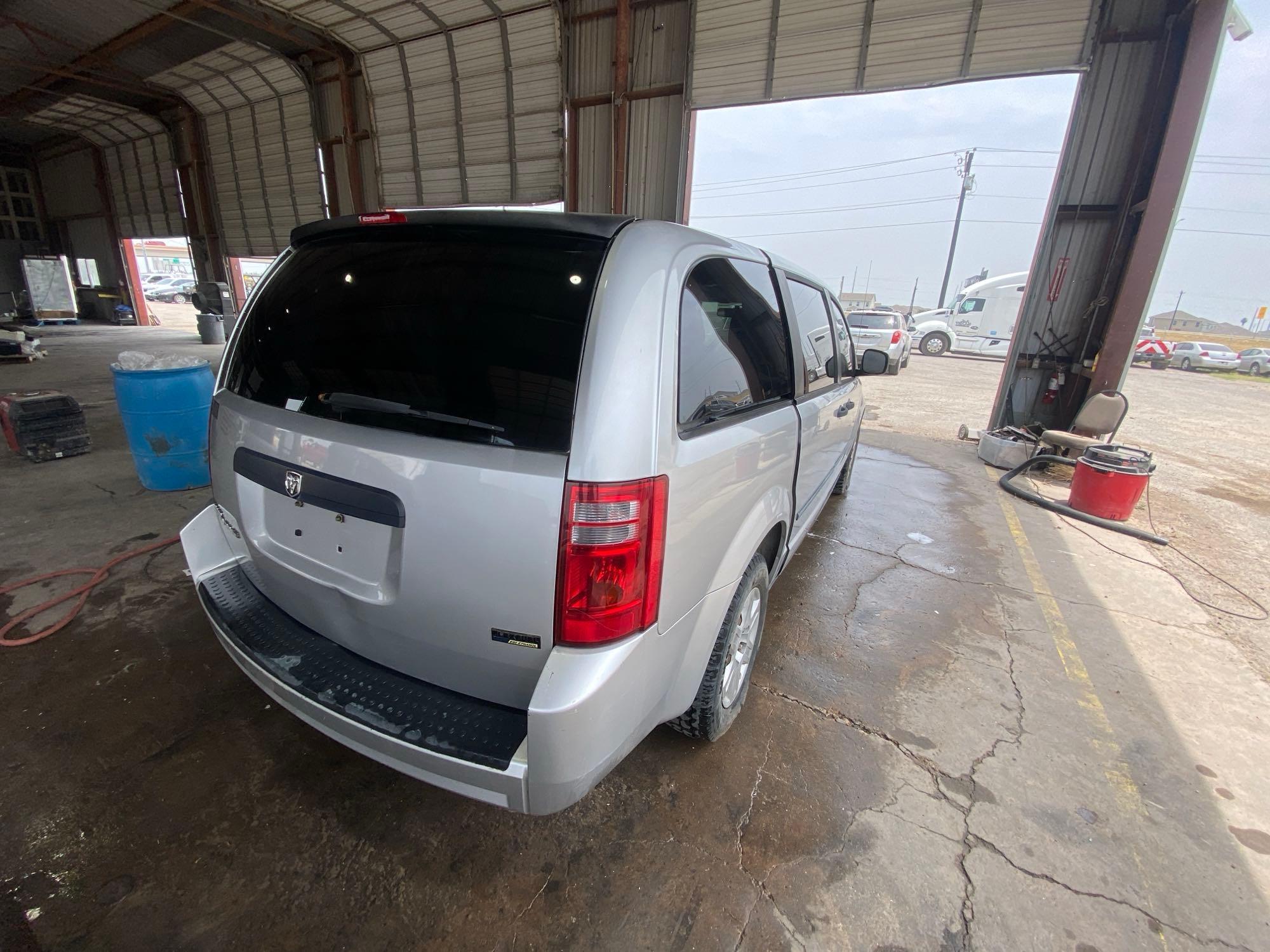 2008 Dodge Grand Caravan Van, VIN # 2D8HN44H58R793276