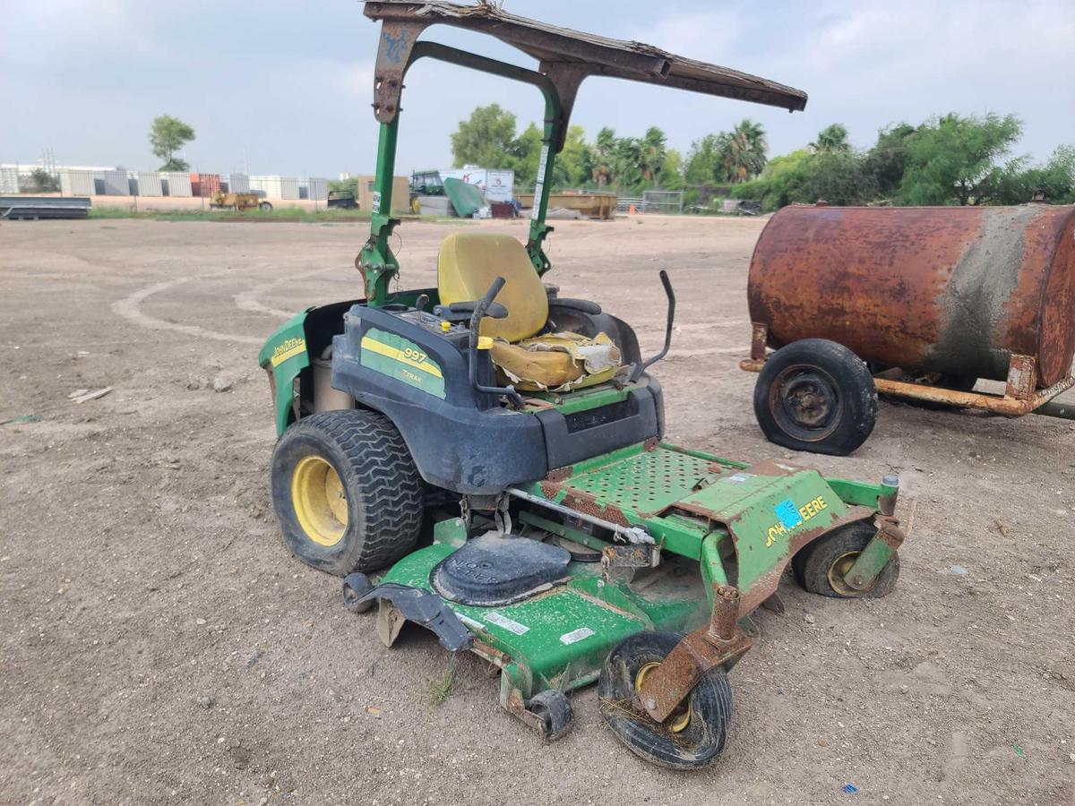 John Deere 997 Z-Trac Zero-Turn Ride-On Mower