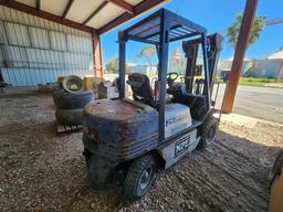 Komatsu 25 Forklift...Hours: 4623Model #FD25VT11...Serial #459604A