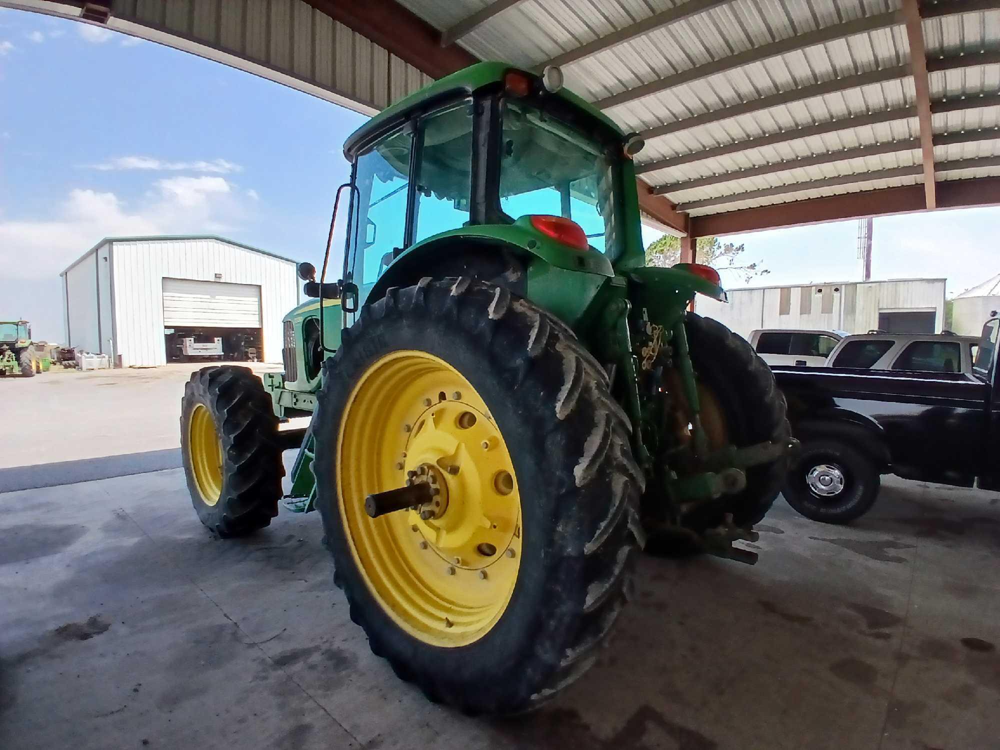 2009 John Deere 7330 Farm Tractor w/ AC Cab *RECEIPT SERVES AD BILL OF SALE