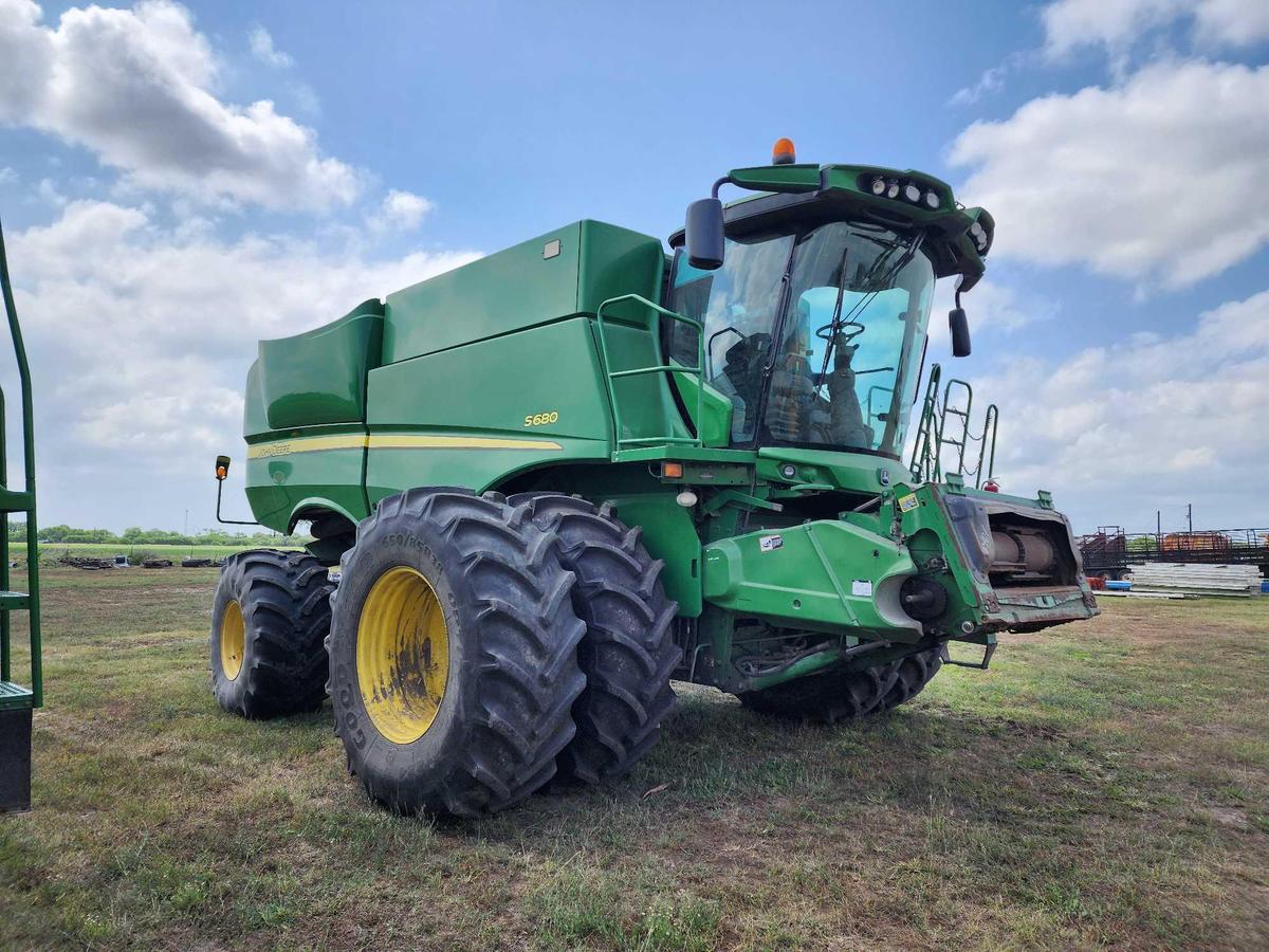 2013 John Deere S680S STS Combine