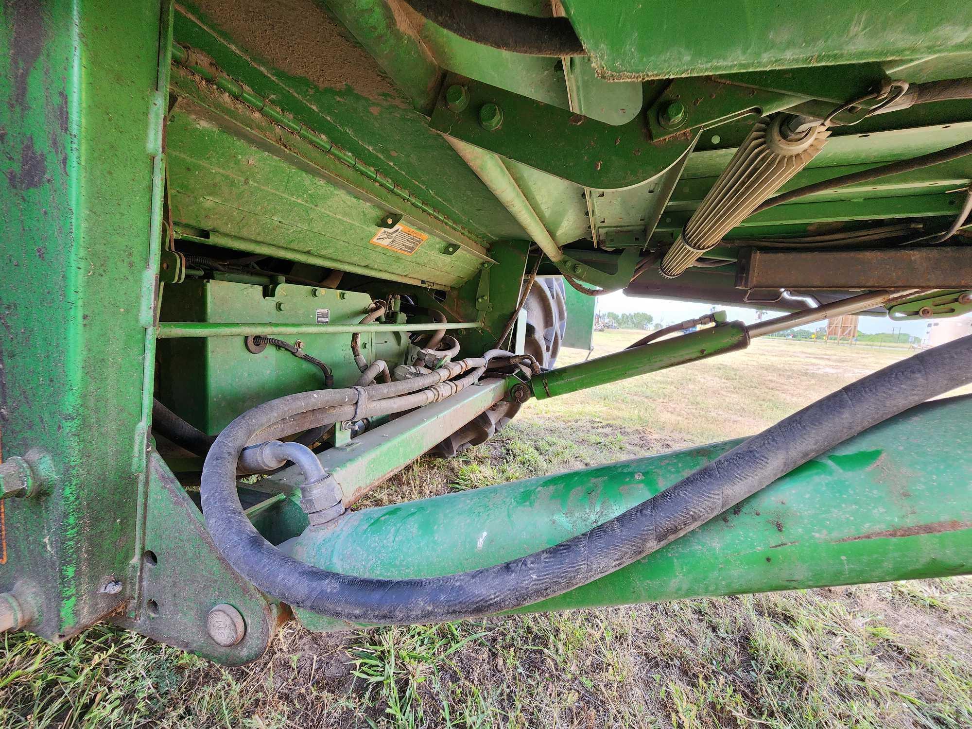 2013 John Deere S680S STS Combine