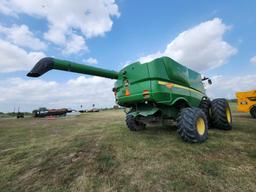 2013 John Deere S680S STS Combine