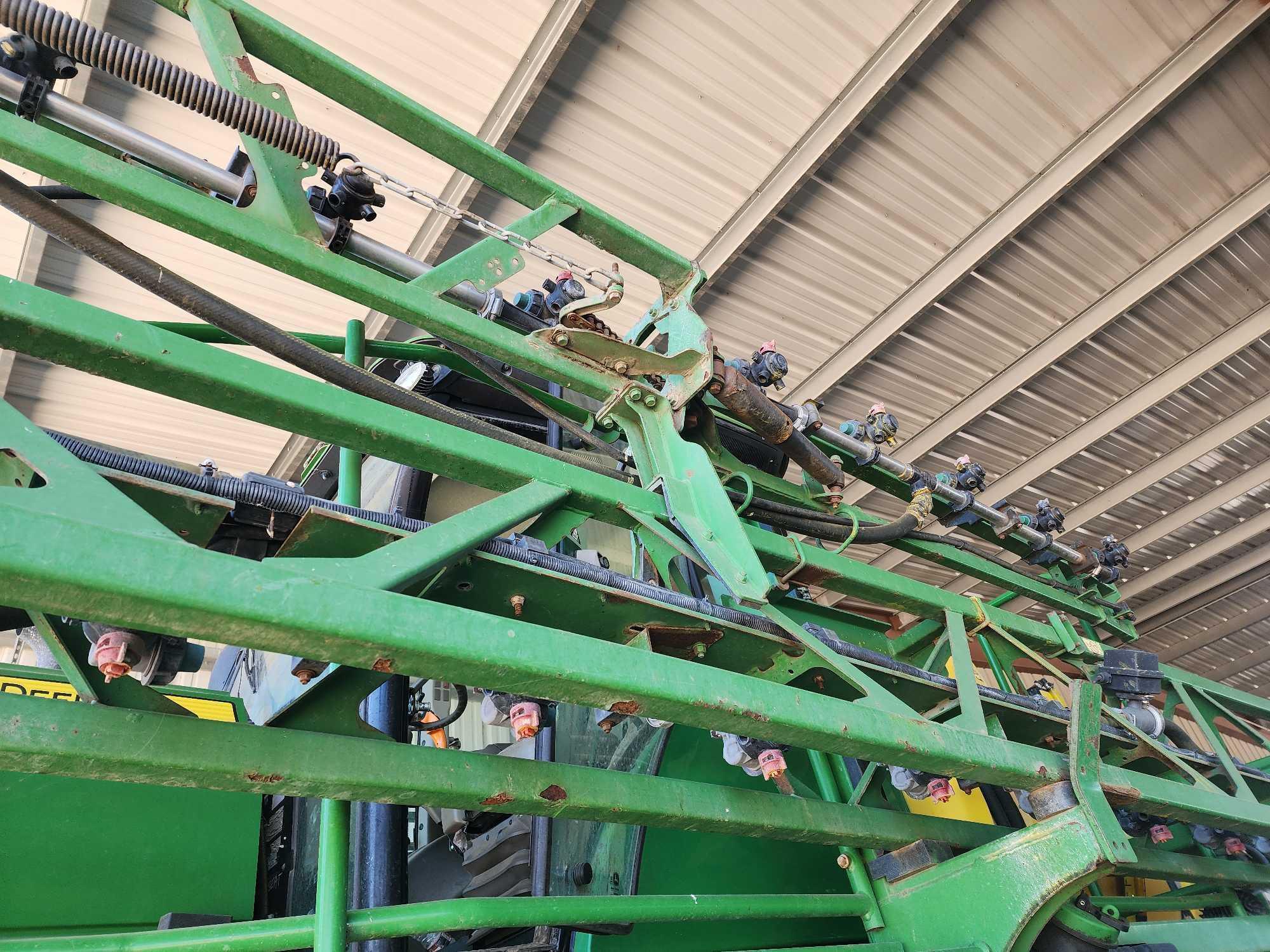 John Deere 4023R Self-Propelled Crop Sprayer... 23 Liter, 600 Gal. Sprayer...Hours not visibleP.I.N.