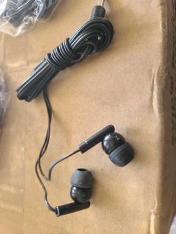 (1) Pallet of Wire Headphones
